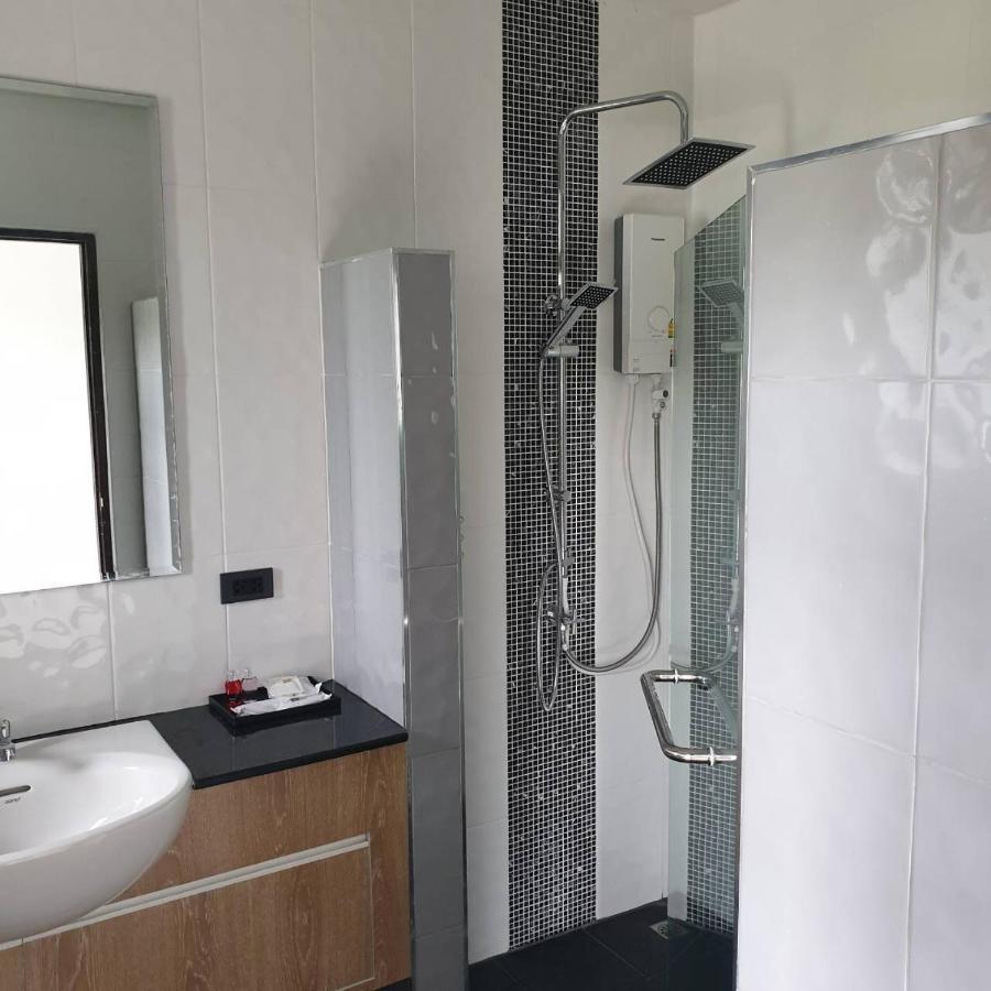 De Vine House Hotell Roi Et Eksteriør bilde