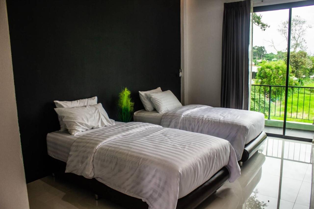 De Vine House Hotell Roi Et Eksteriør bilde