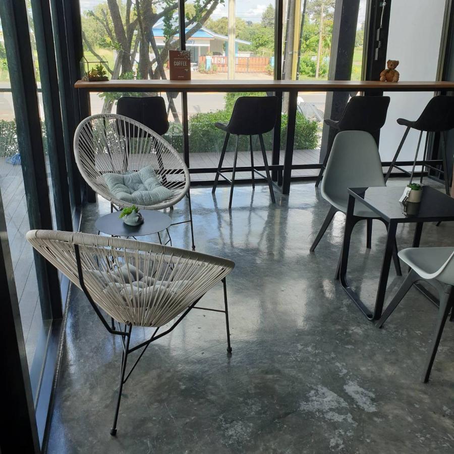De Vine House Hotell Roi Et Eksteriør bilde