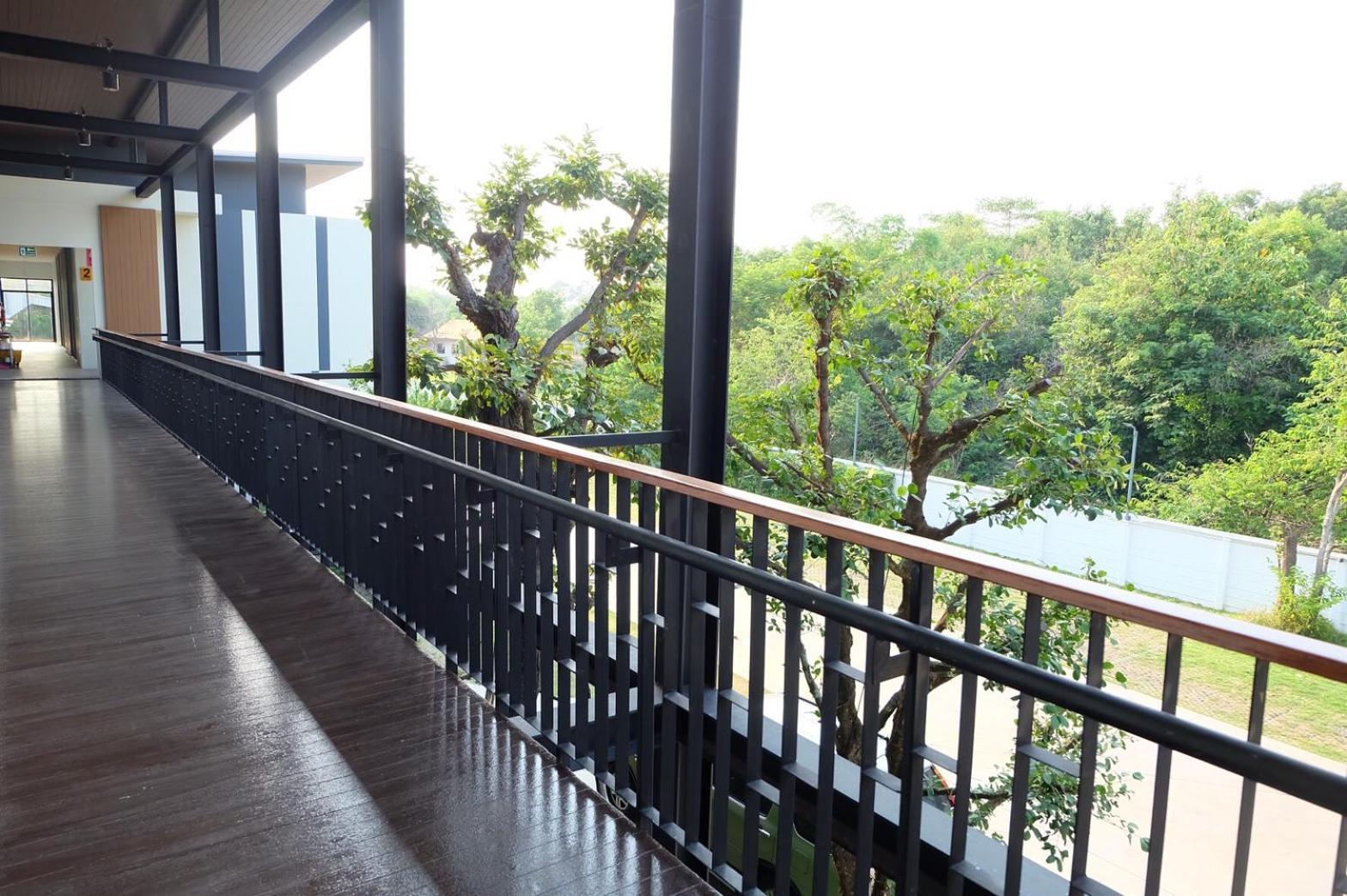 De Vine House Hotell Roi Et Eksteriør bilde