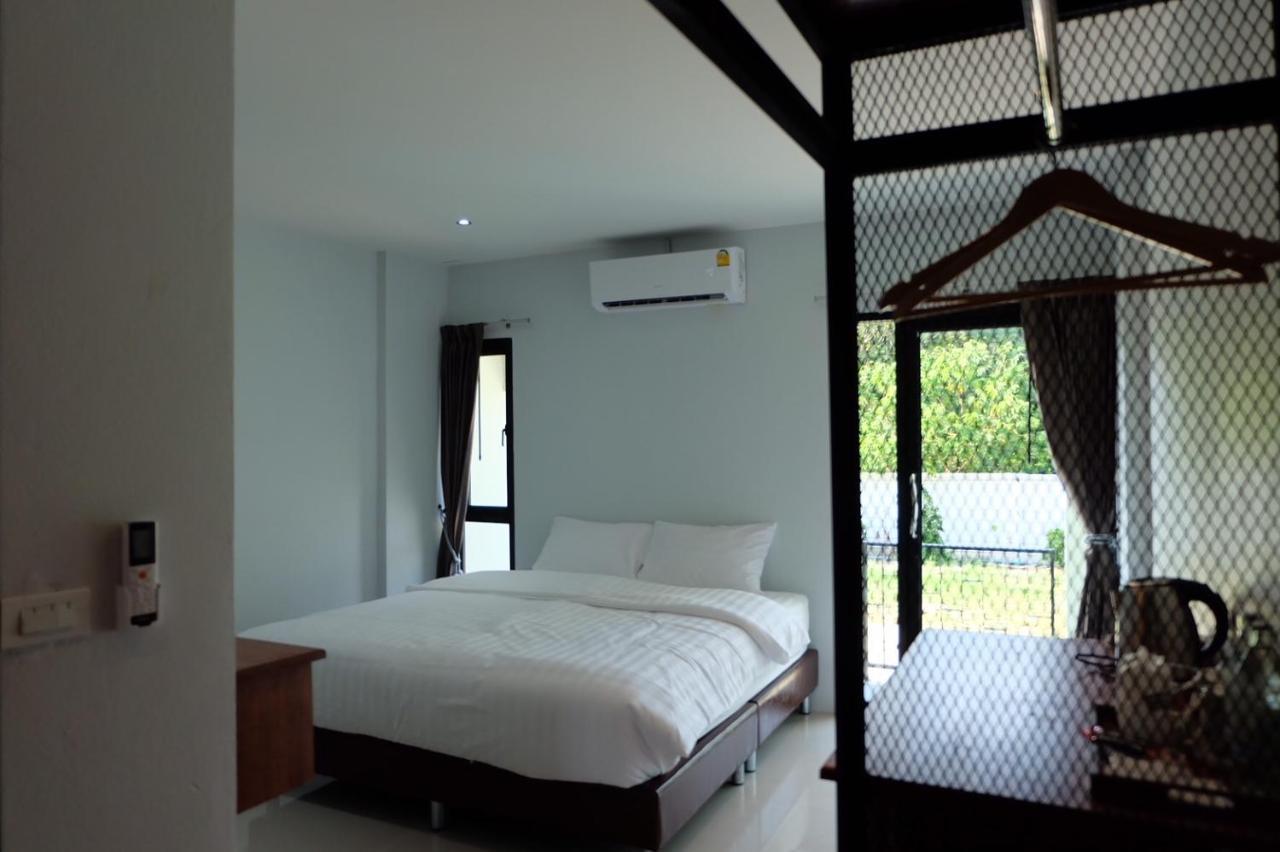 De Vine House Hotell Roi Et Eksteriør bilde