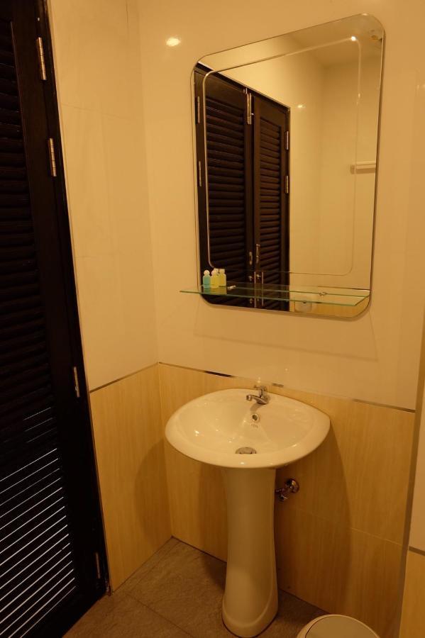De Vine House Hotell Roi Et Eksteriør bilde